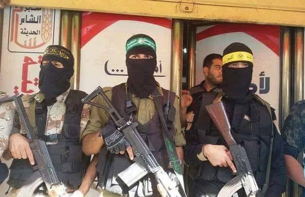بالصور: كتائب الأقصى تشارك في تشييع جثامين شهداء الأنفاق