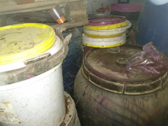 الصحة تتلف 30 طنا من مخلّلات فاسدة بالخليل